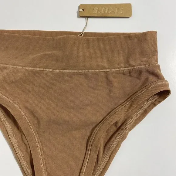 SKIMS Fits Everybody Cheeky Brief Panty Panties Women's XXS 2XS Sienna Brown NEW - Picture 4 of 10